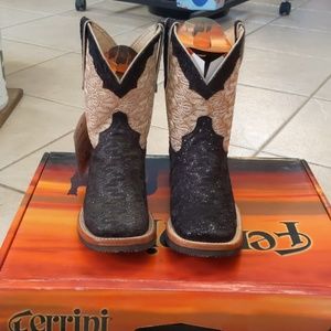 NWT Ferrini boots